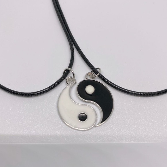 2 pcs Ying Yang Necklace Set. - Picture 2 of 2